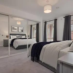 Premium Corporate & Family-friendly In Apartment Belfast